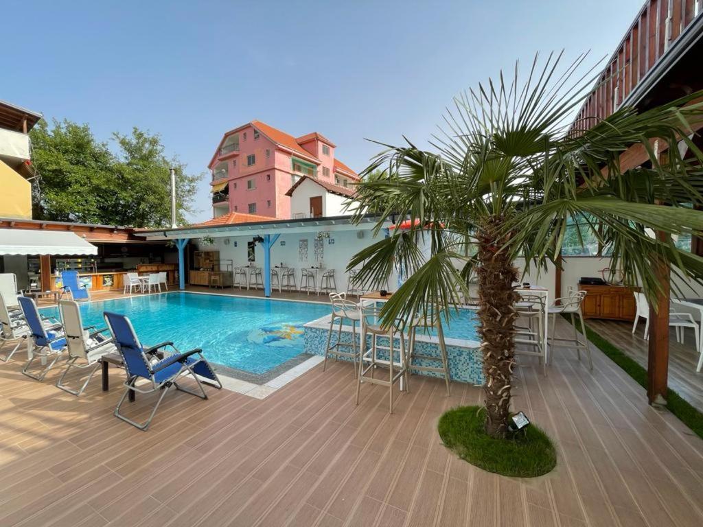 Brian Hotel Веліпоя Екстер'єр фото