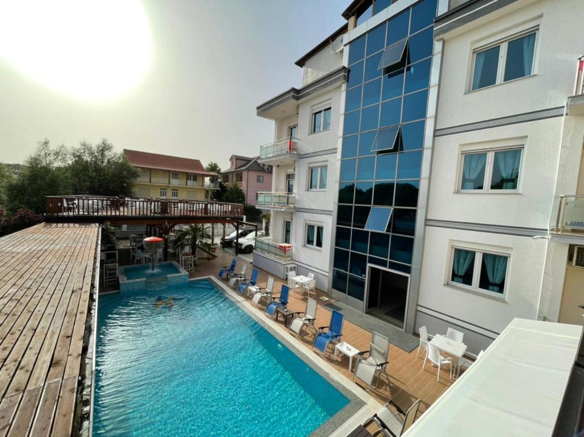 Brian Hotel Веліпоя Екстер'єр фото