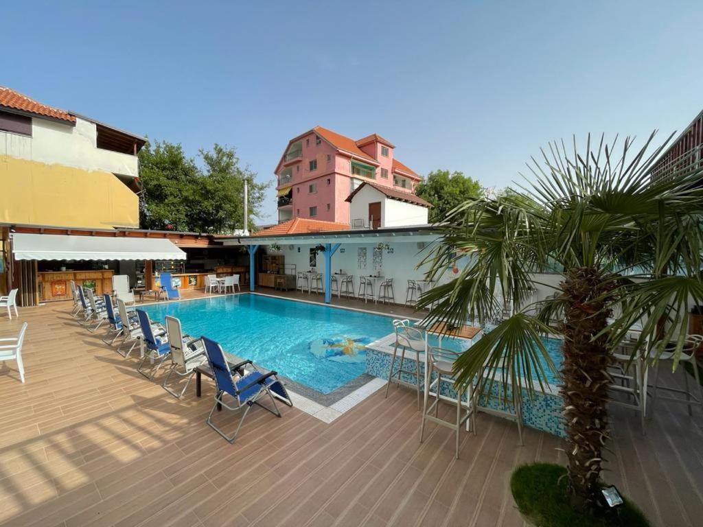 Brian Hotel Веліпоя Екстер'єр фото