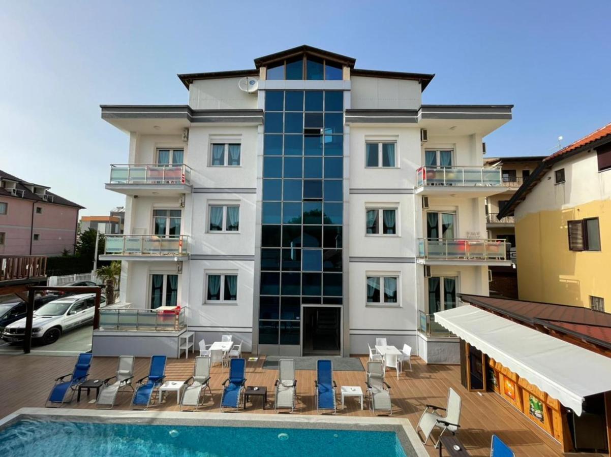 Brian Hotel Веліпоя Екстер'єр фото