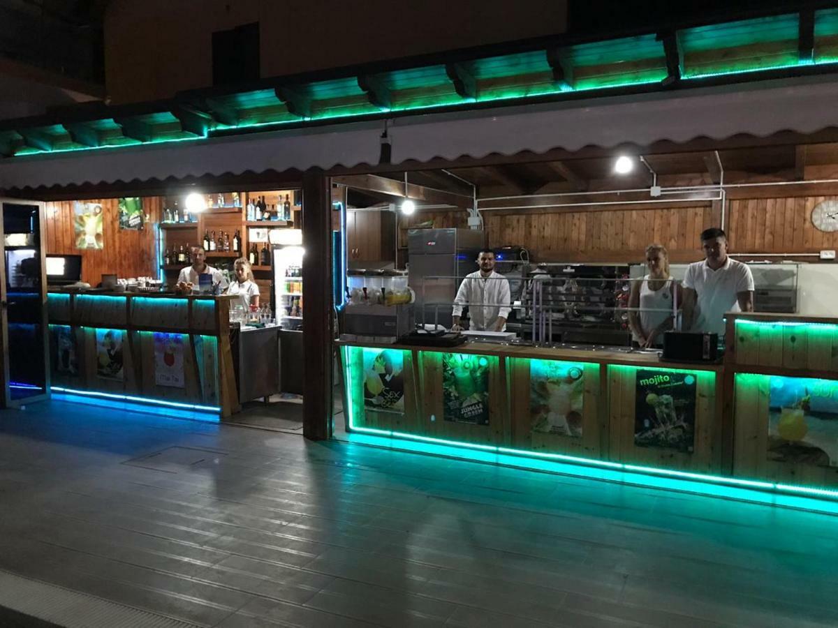 Brian Hotel Веліпоя Екстер'єр фото